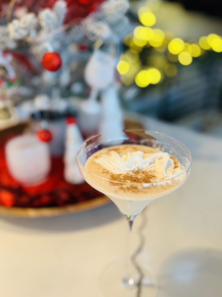 Pumpkin pie martini as one of the Christmas cocktails you can serve 