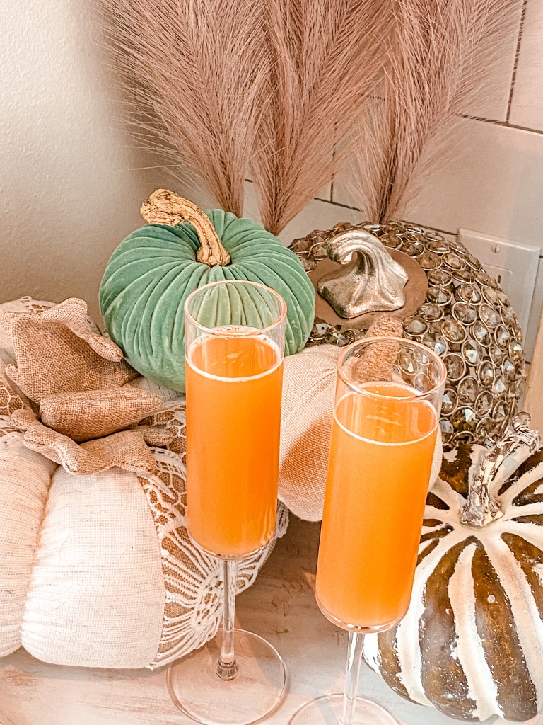 Thanksgiving Harvest Punch on two glasses 