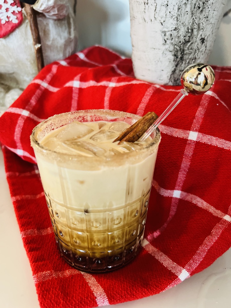 Gingerbread White Russian as one of Christmas cocktails 